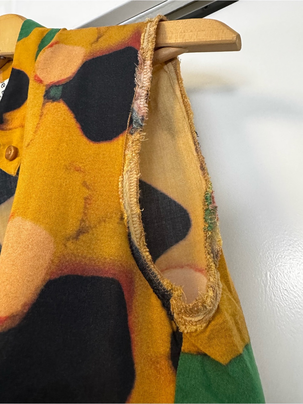Eve Gravel Montreal Abstract Print Mock Neck Sleeveless Blouse Top Yellow XS - Picture 7 of 8